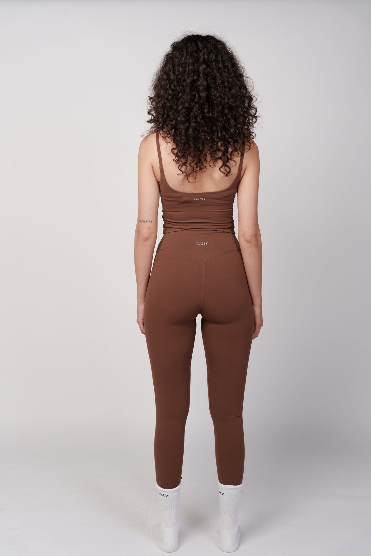 OAMY Seamless UltraSculpt Legging in Brown, worn as a matching set