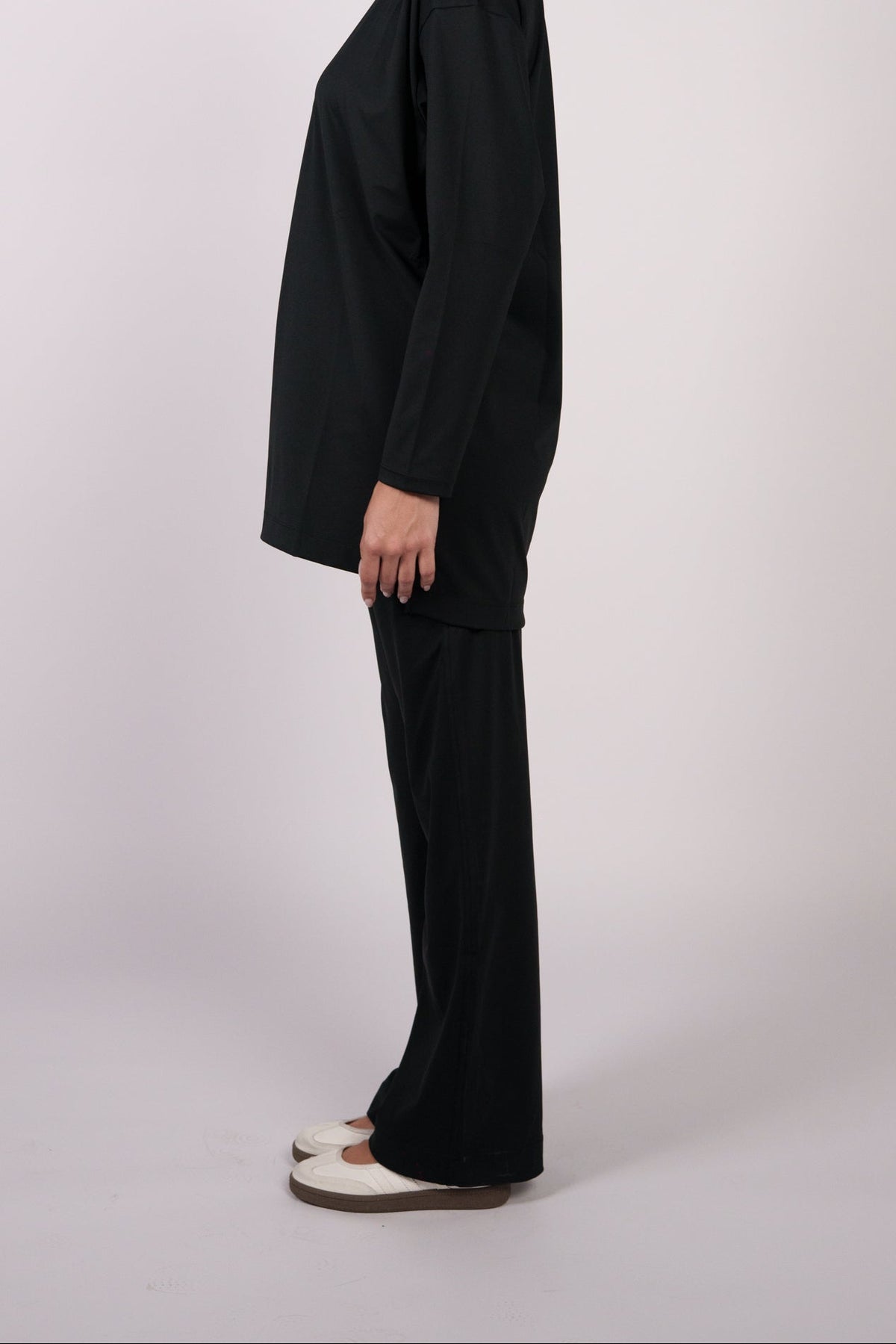 OAMY Straight Leg Yoga Pant in Black