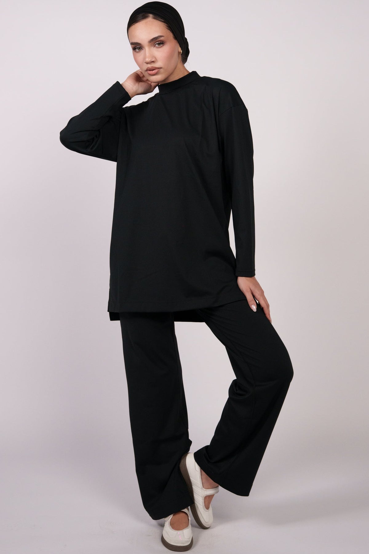 OAMY Straight Leg Yoga Pant in Black