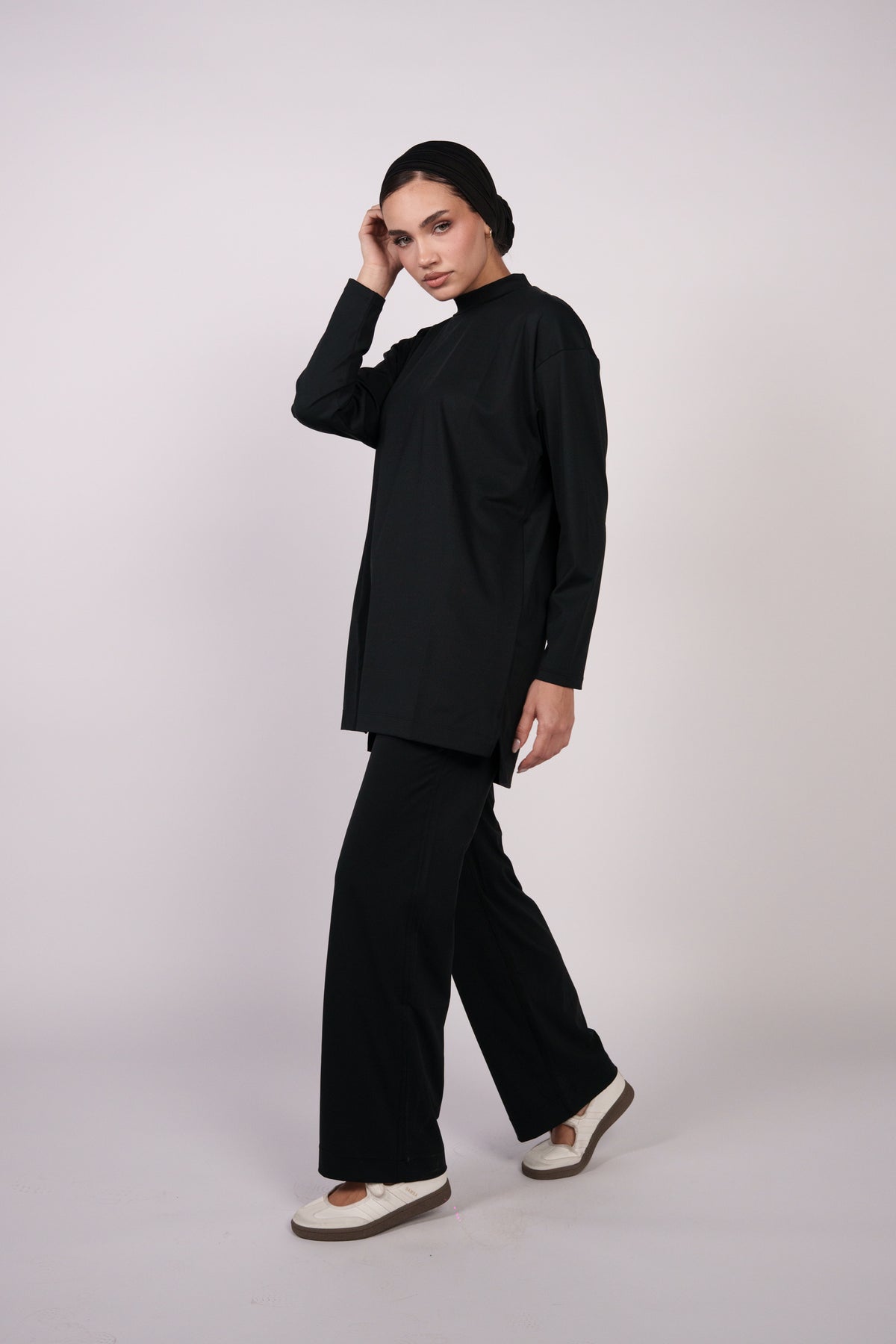 OAMY Oversized Long Yoga Sleeve Top in Black