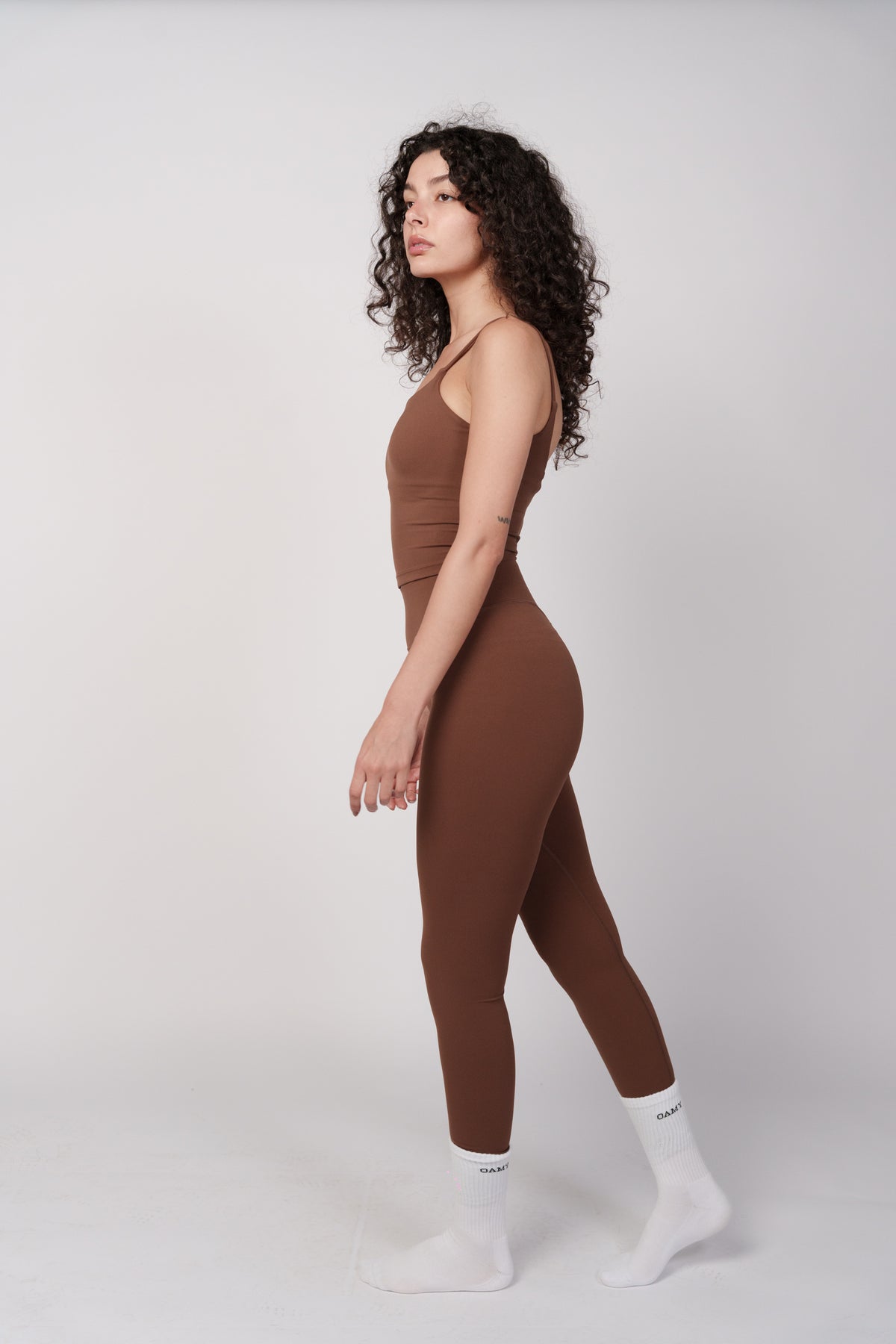 OAMY Seamless UltraSculpt Legging in Brown, worn as a matching set